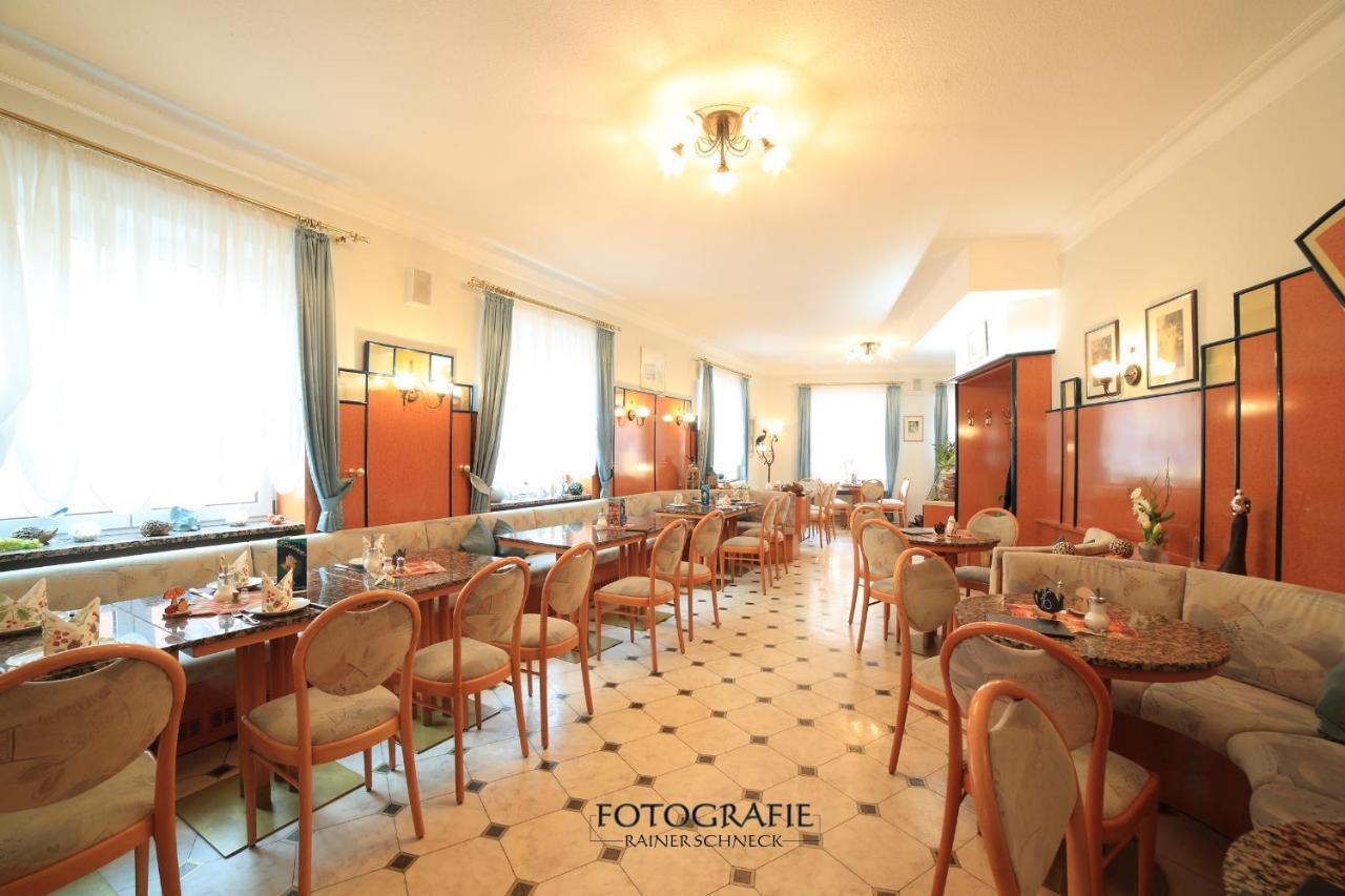 Hôtel Cafe Am Donautor à Kelheim Extérieur photo